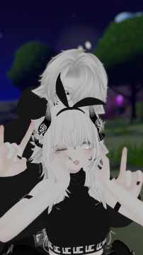 VRChat_2024-09-03_21-15-48.703_2160x3840.png