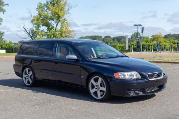 2005-volvo-v70r-bat-auction-6.jpg